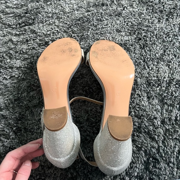 Heels - Picture 4 of 4